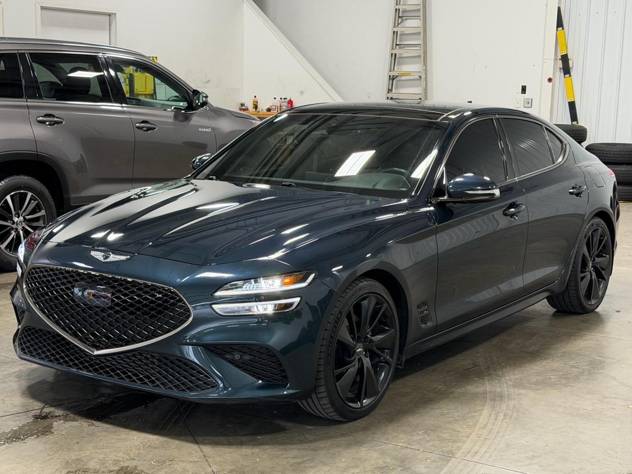 Genesis G70 2.0T RWD 2023