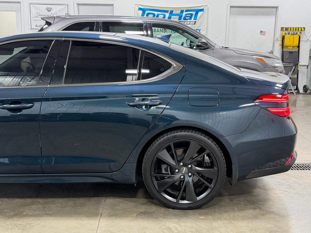 Genesis G70 2.0T RWD 2023