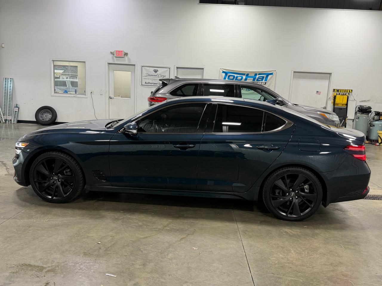 Genesis G70 2.0T RWD 2023