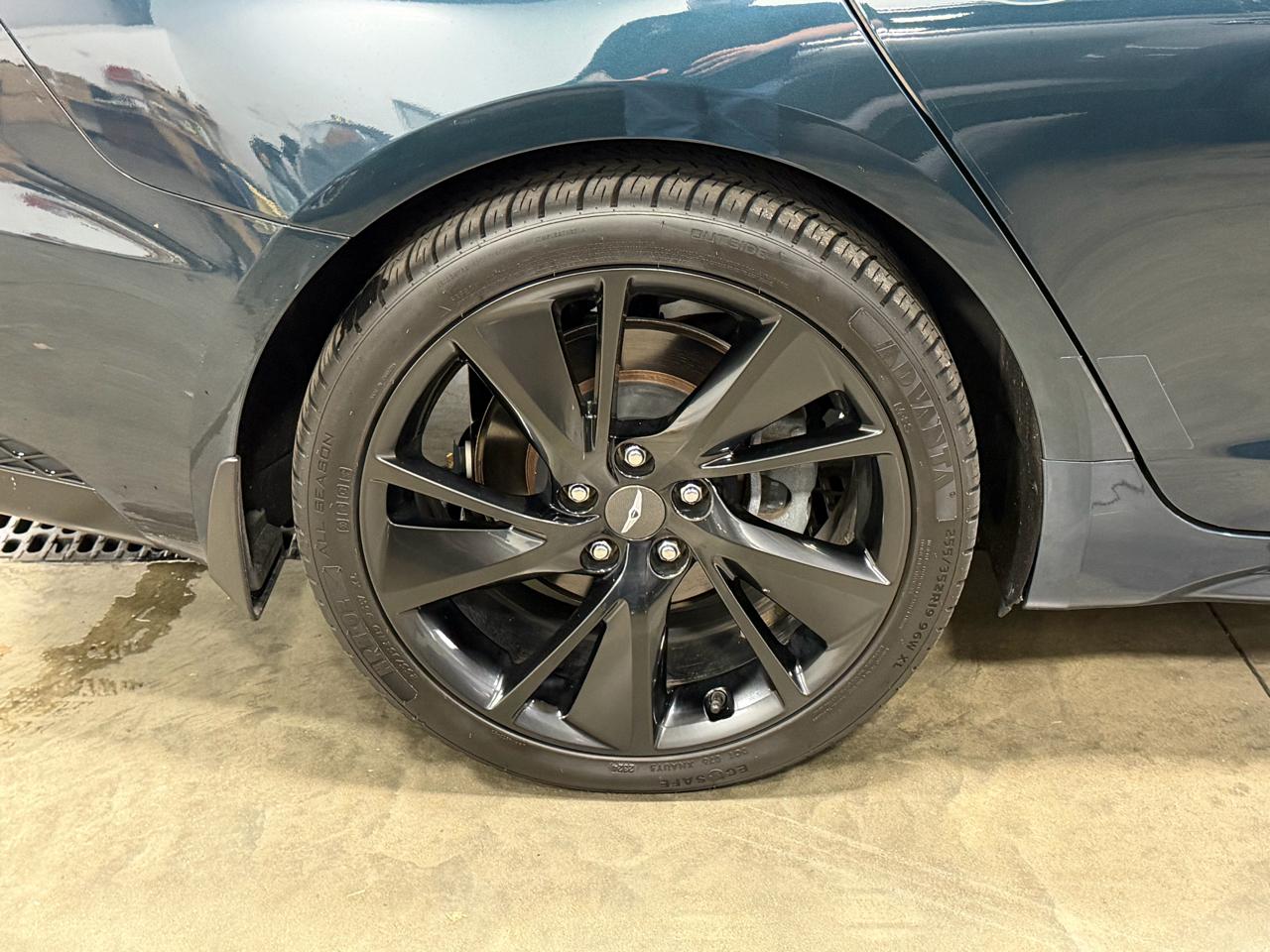 Genesis G70 2.0T RWD 2023