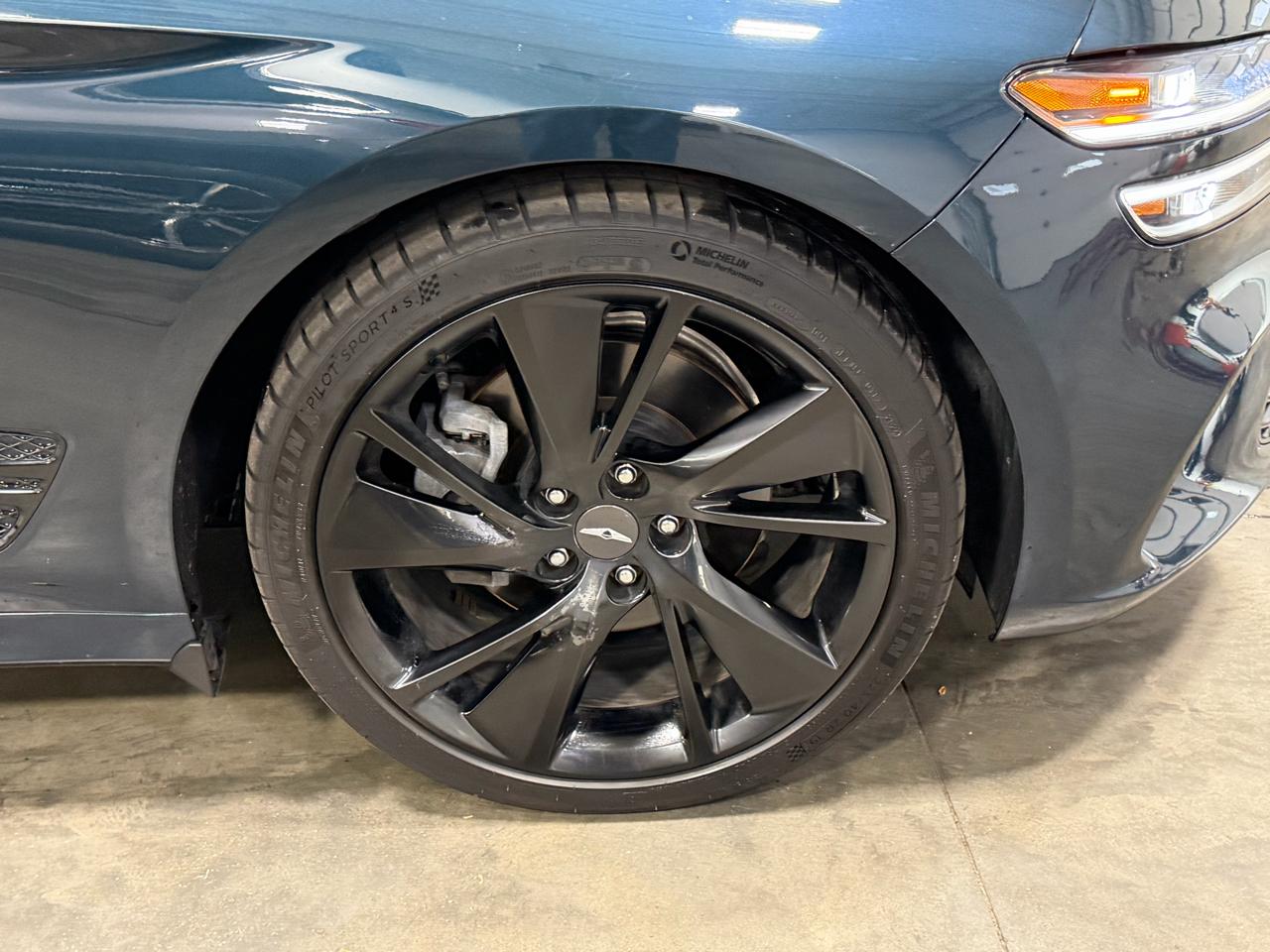 Genesis G70 2.0T RWD 2023