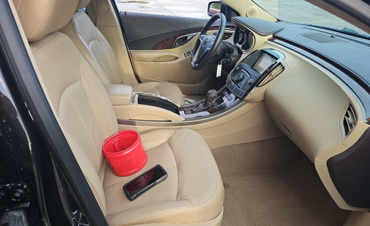 Buick LaCrosse 4dr Sdn Leather FWD 2013