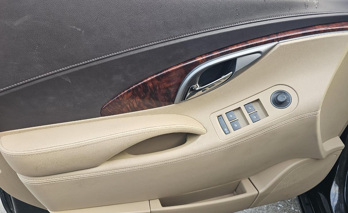 Buick LaCrosse 4dr Sdn Leather FWD 2013