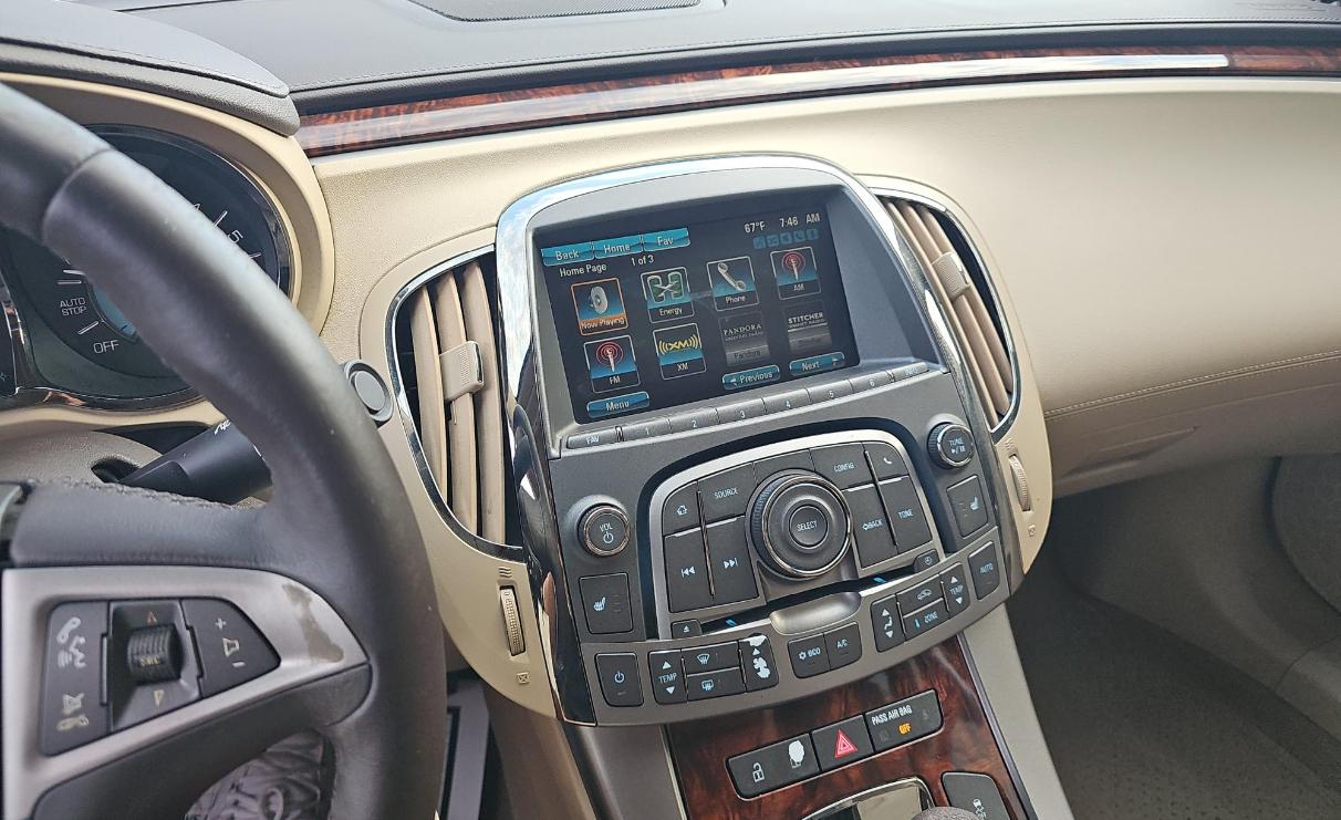 Buick LaCrosse 4dr Sdn Leather FWD 2013