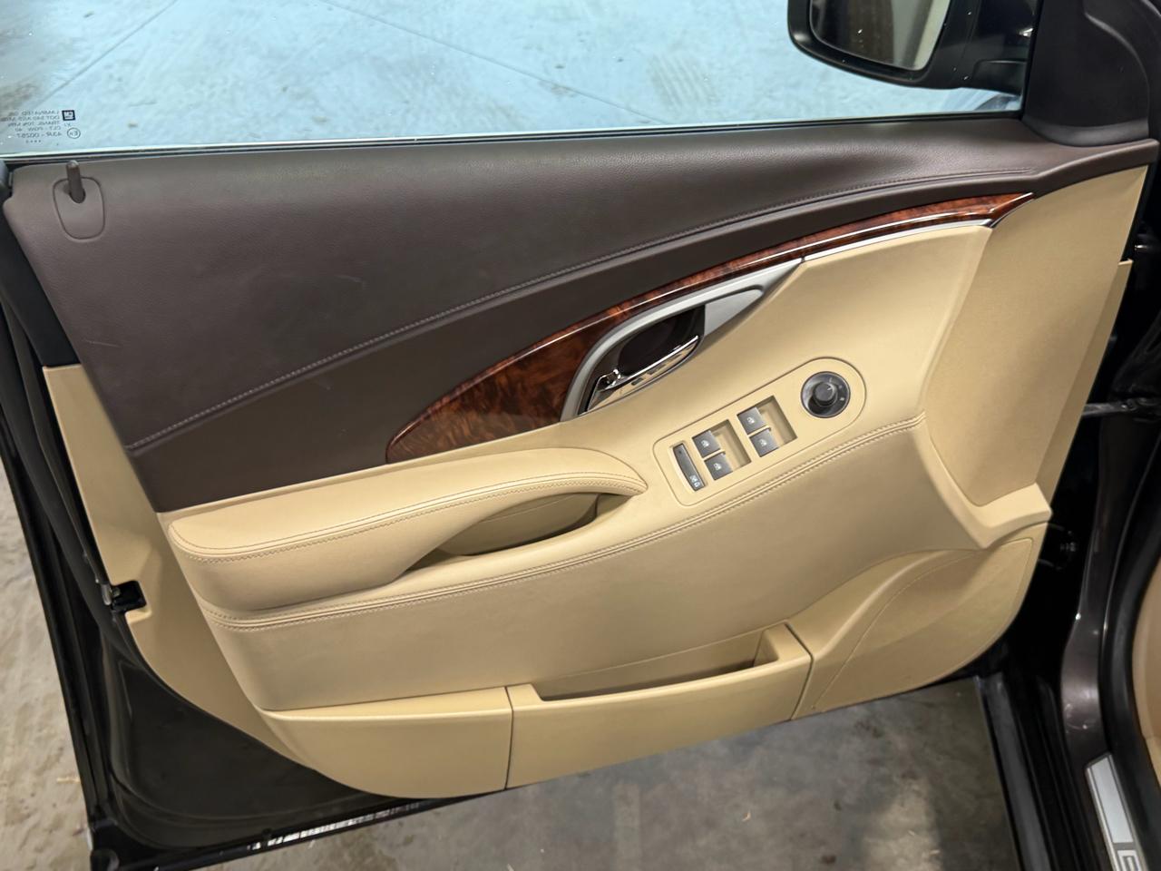 Buick LaCrosse 4dr Sdn Leather FWD 2013