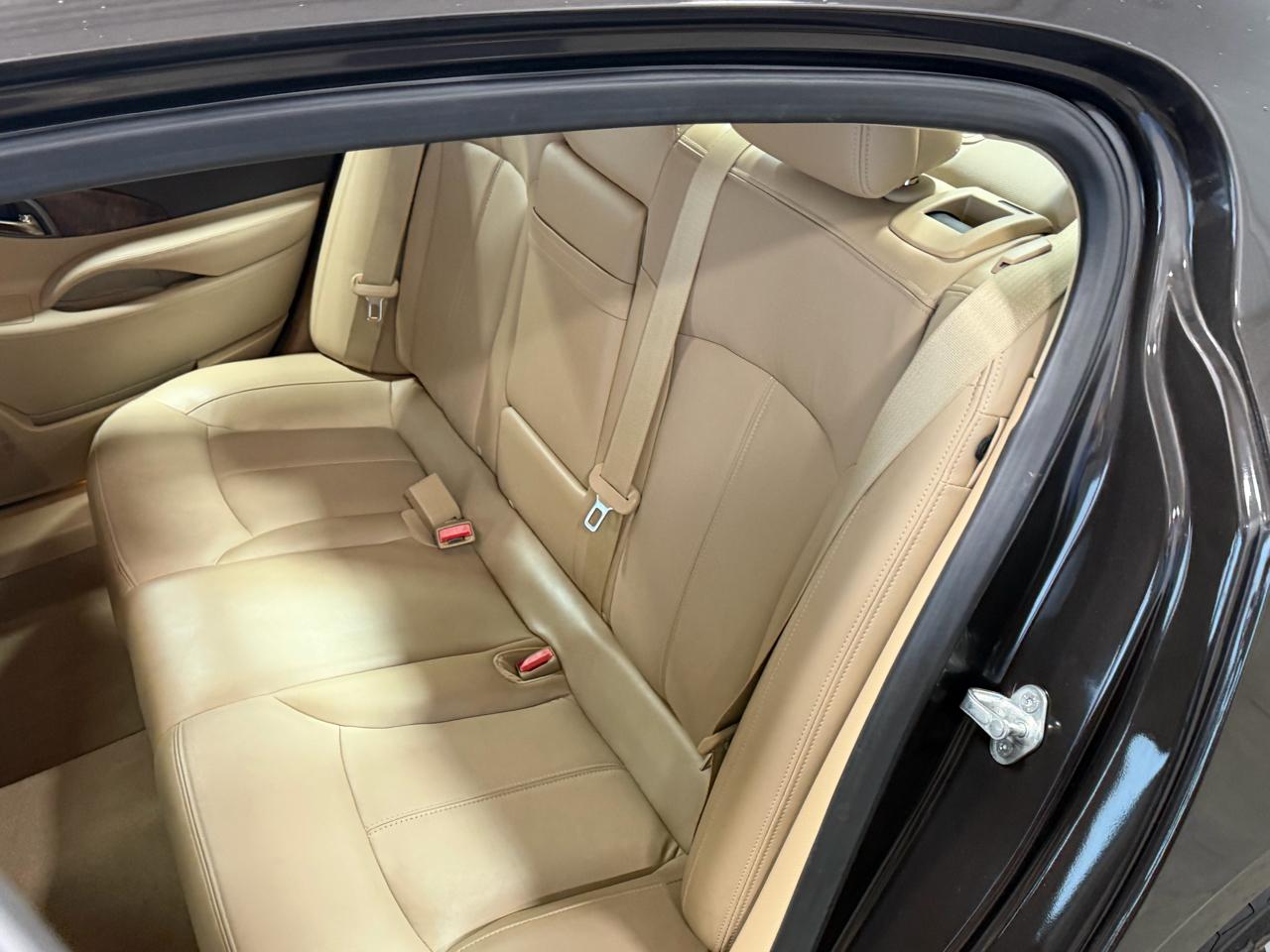 Buick LaCrosse 4dr Sdn Leather FWD 2013
