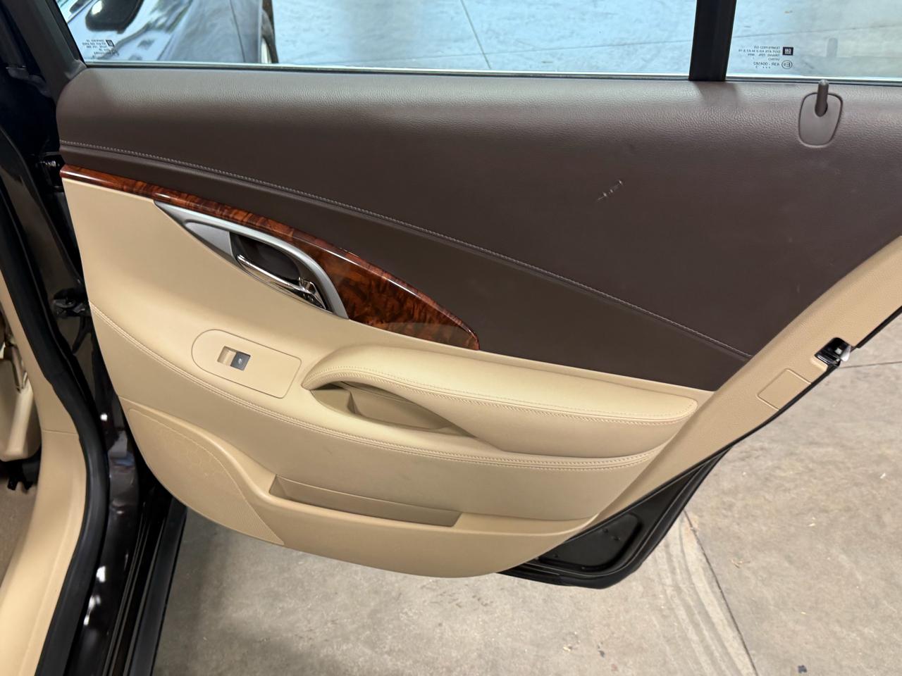 Buick LaCrosse 4dr Sdn Leather FWD 2013