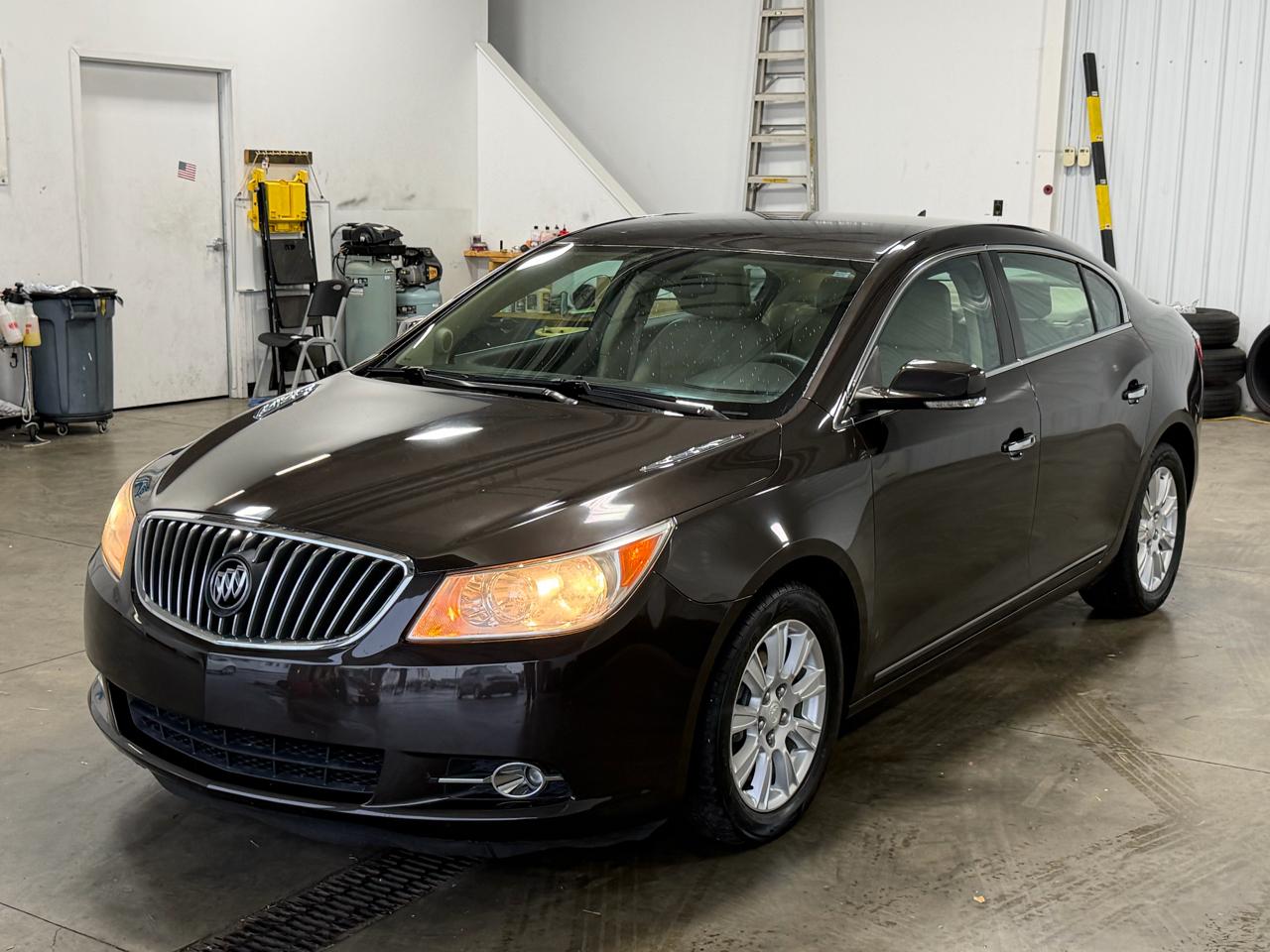 Buick LaCrosse 4dr Sdn Leather FWD 2013