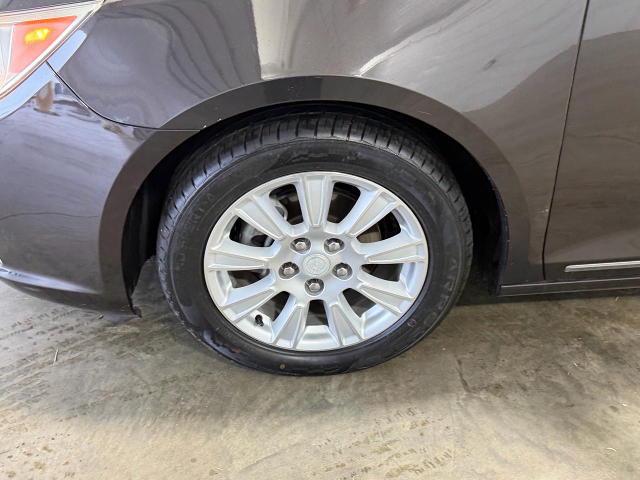 Buick LaCrosse 4dr Sdn Leather FWD 2013