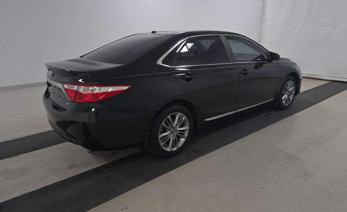 Toyota Camry XLE Auto (Natl) 2017