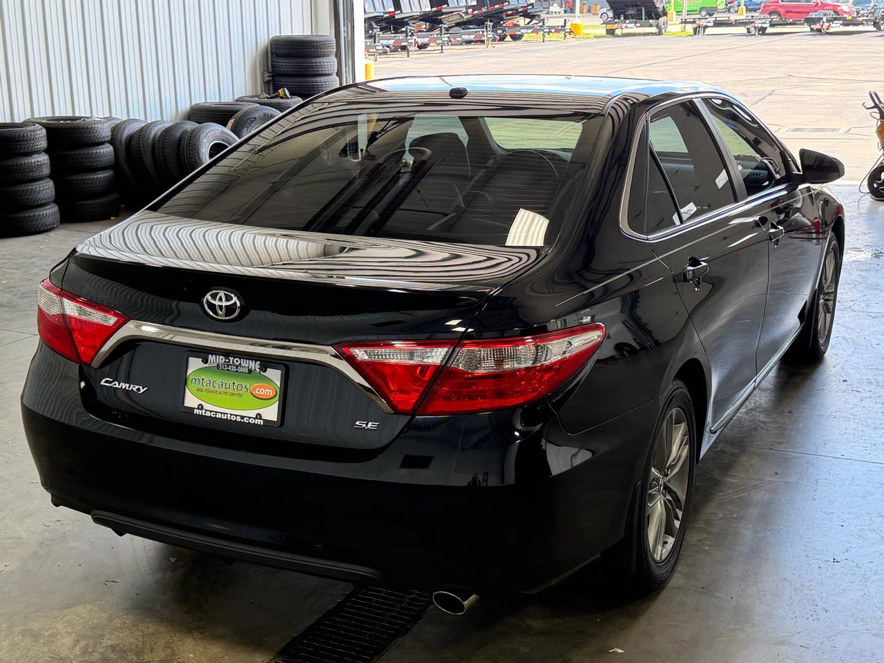 Toyota Camry XLE Auto (Natl) 2017