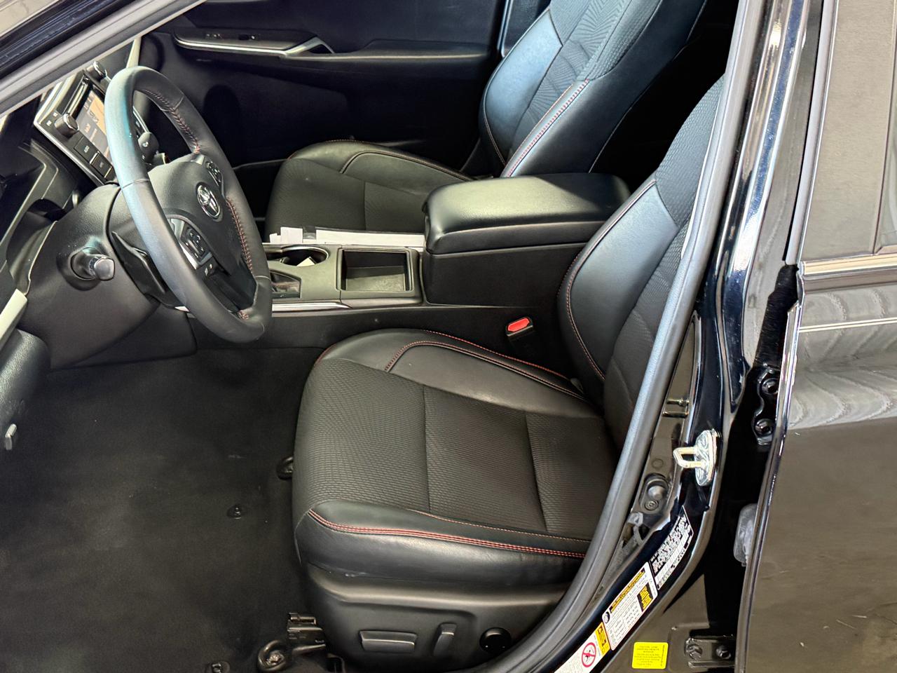 Toyota Camry XLE Auto (Natl) 2017