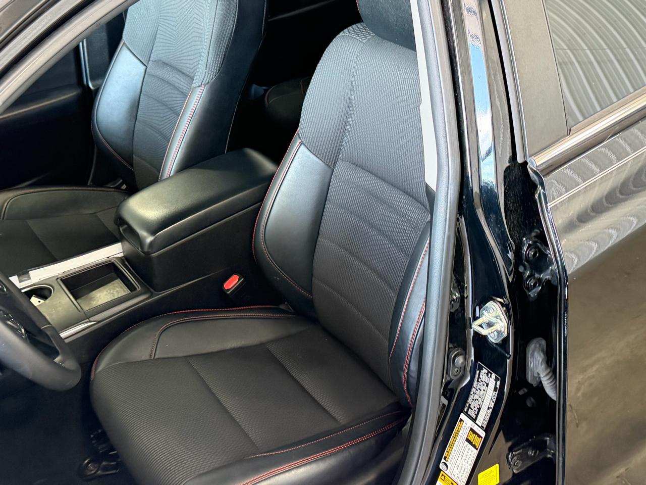 Toyota Camry XLE Auto (Natl) 2017