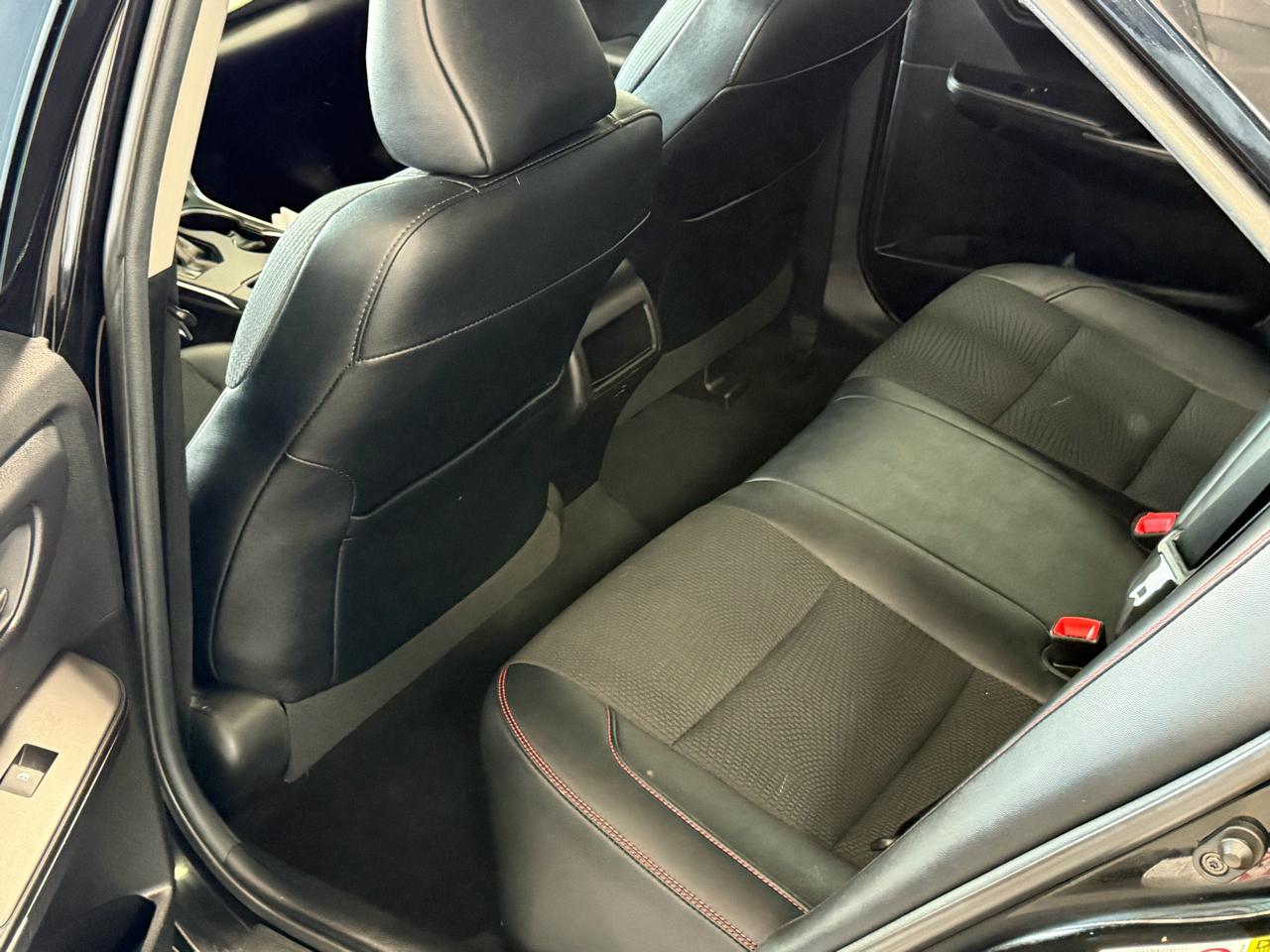Toyota Camry XLE Auto (Natl) 2017