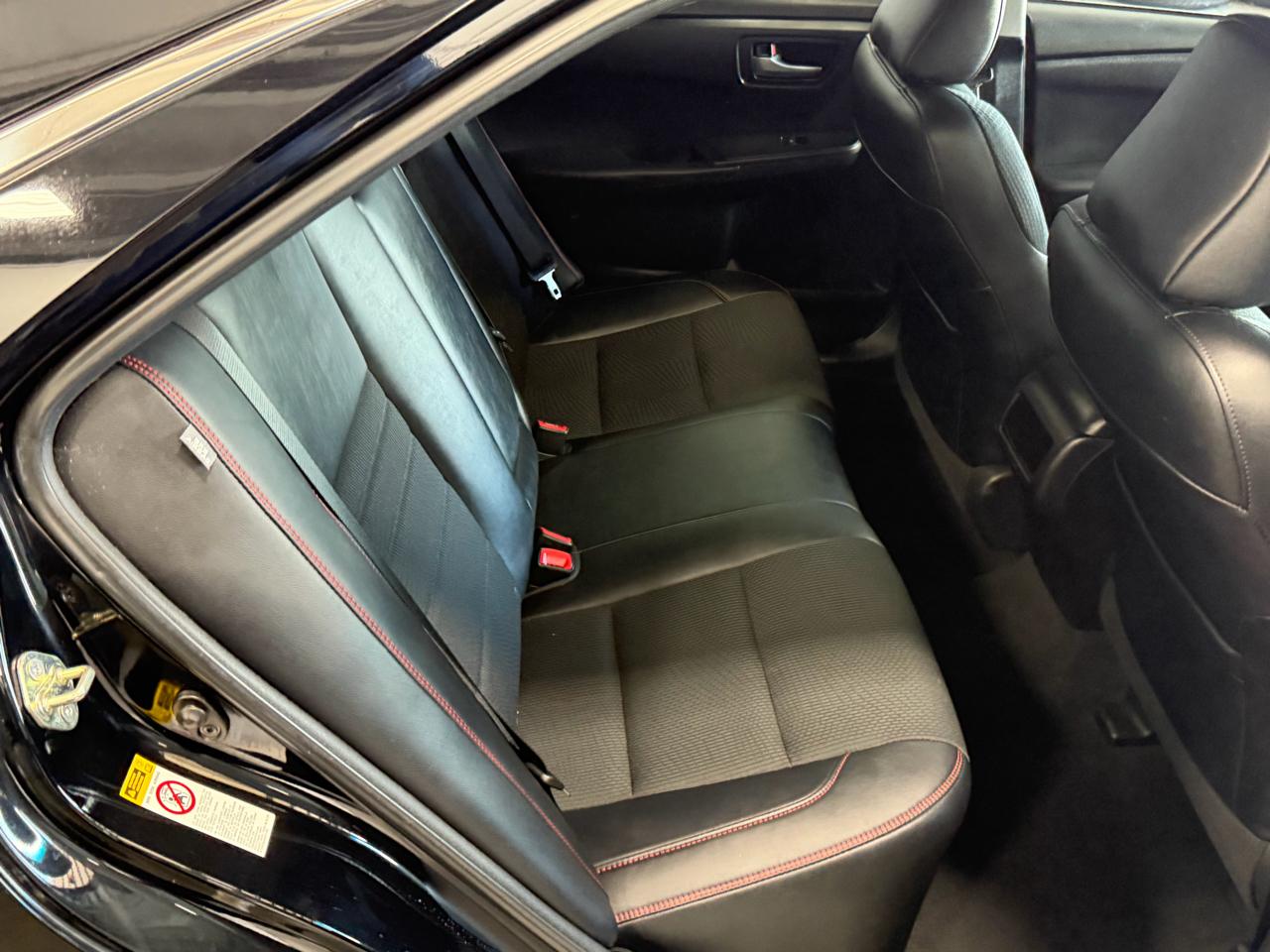 Toyota Camry XLE Auto (Natl) 2017