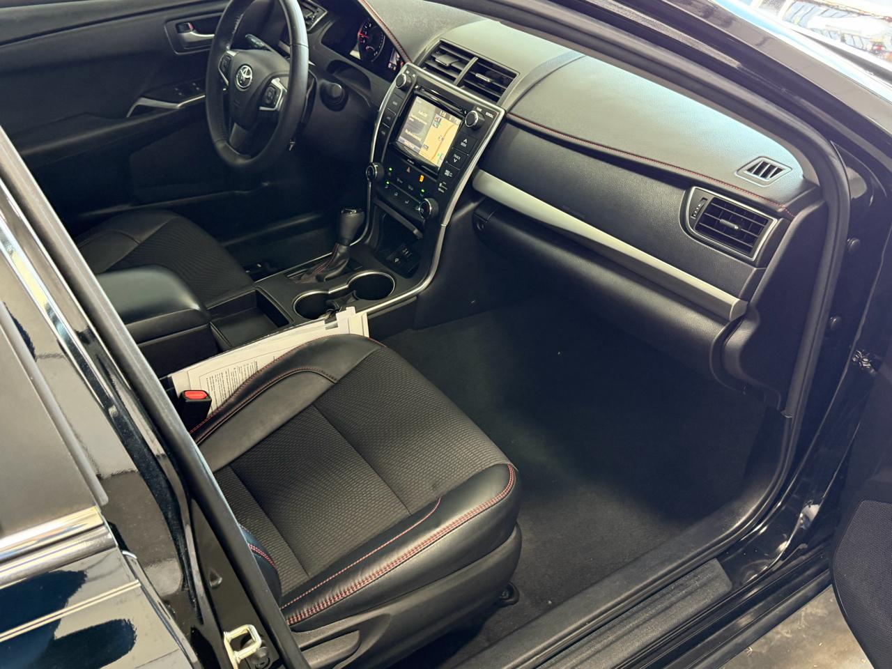 Toyota Camry XLE Auto (Natl) 2017