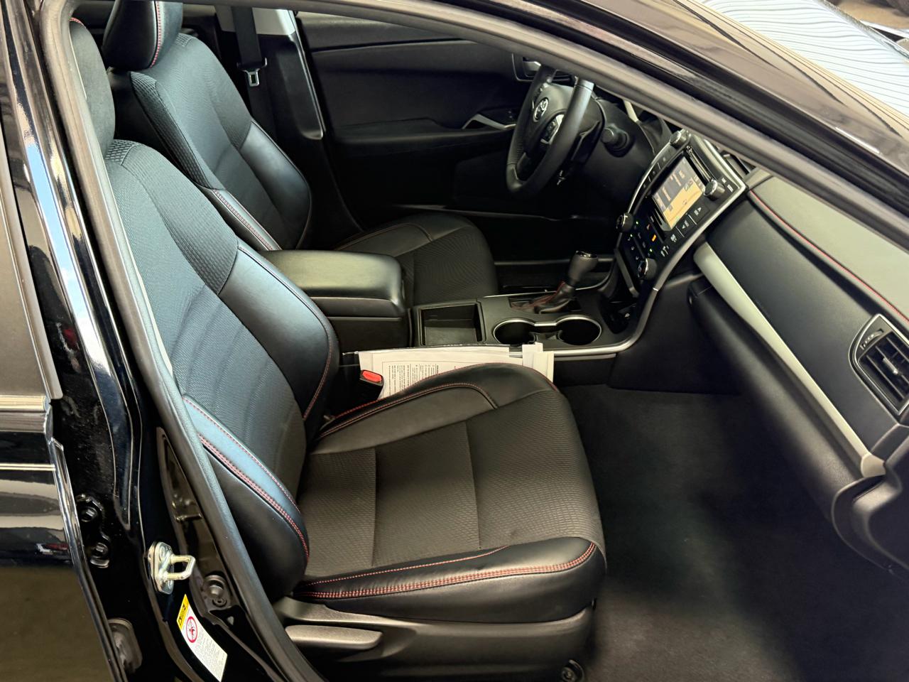 Toyota Camry XLE Auto (Natl) 2017