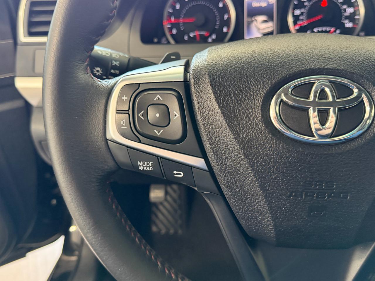 Toyota Camry XLE Auto (Natl) 2017