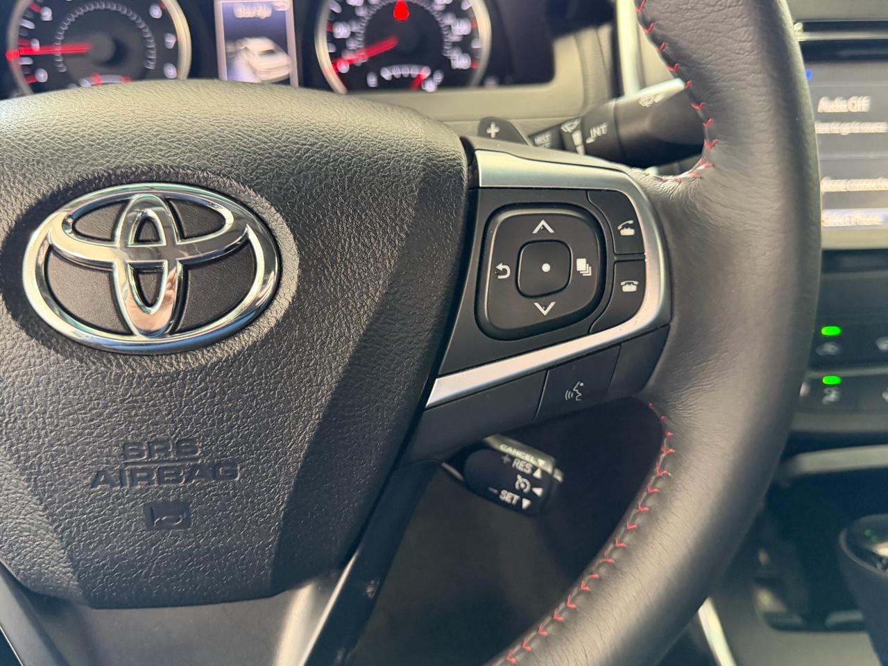 Toyota Camry XLE Auto (Natl) 2017