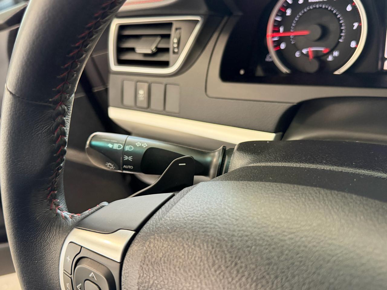 Toyota Camry XLE Auto (Natl) 2017