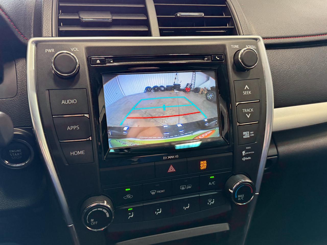 Toyota Camry XLE Auto (Natl) 2017