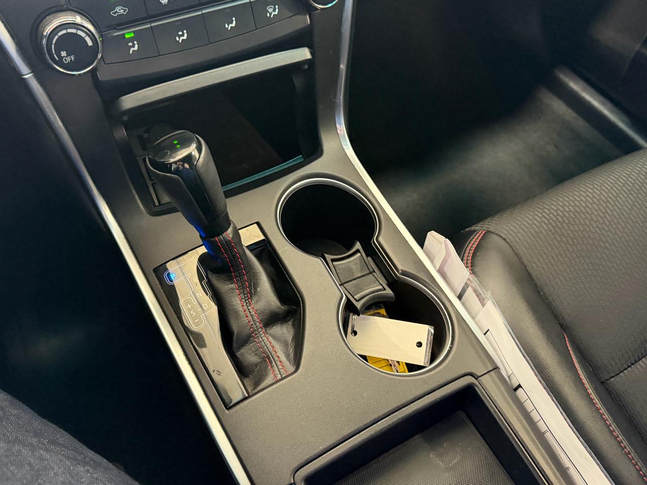 Toyota Camry XLE Auto (Natl) 2017