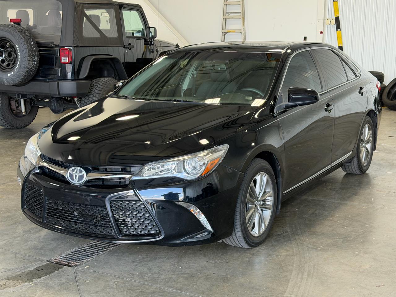 Toyota Camry XLE Auto (Natl) 2017