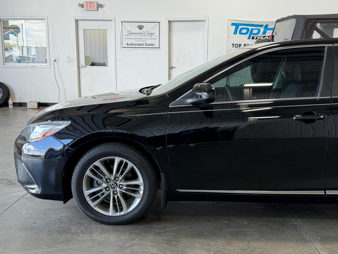 Toyota Camry XLE Auto (Natl) 2017