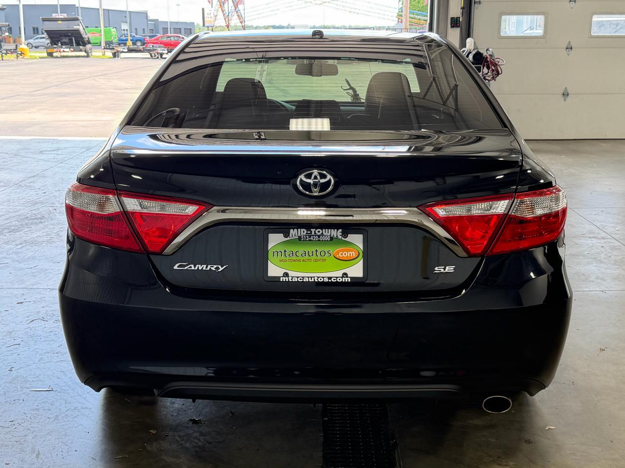 Toyota Camry XLE Auto (Natl) 2017