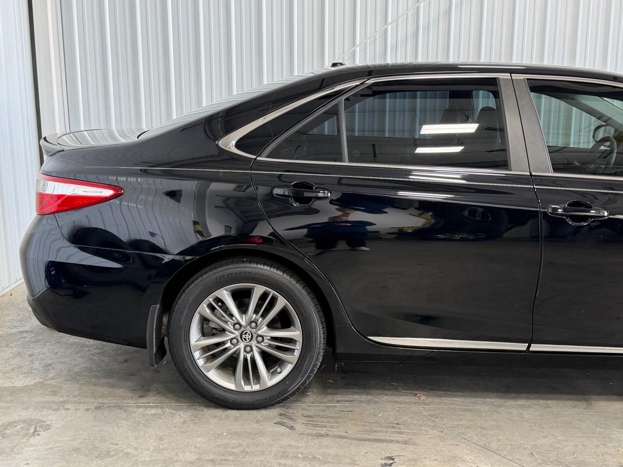 Toyota Camry XLE Auto (Natl) 2017