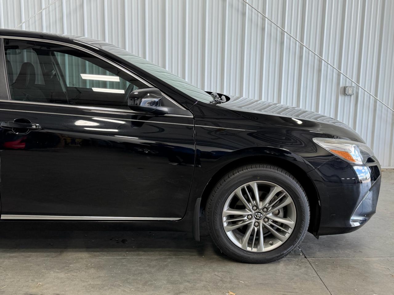 Toyota Camry XLE Auto (Natl) 2017