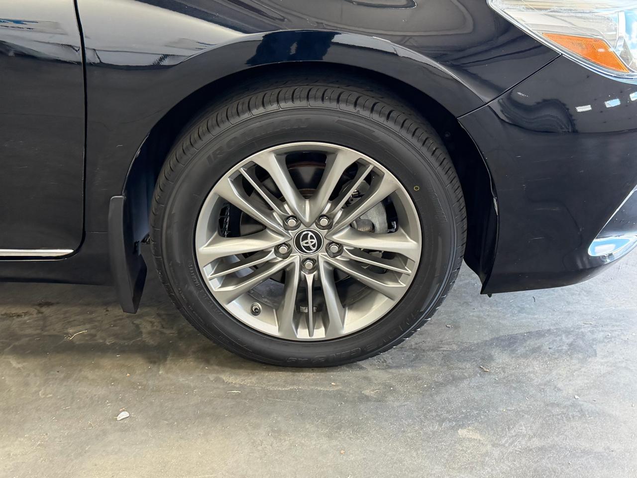 Toyota Camry XLE Auto (Natl) 2017