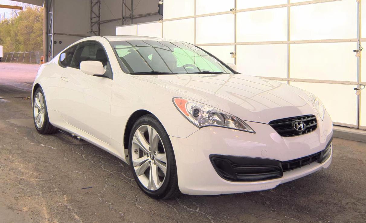 Hyundai Genesis Coupe 2dr I4 2.0T Auto Premium 2012