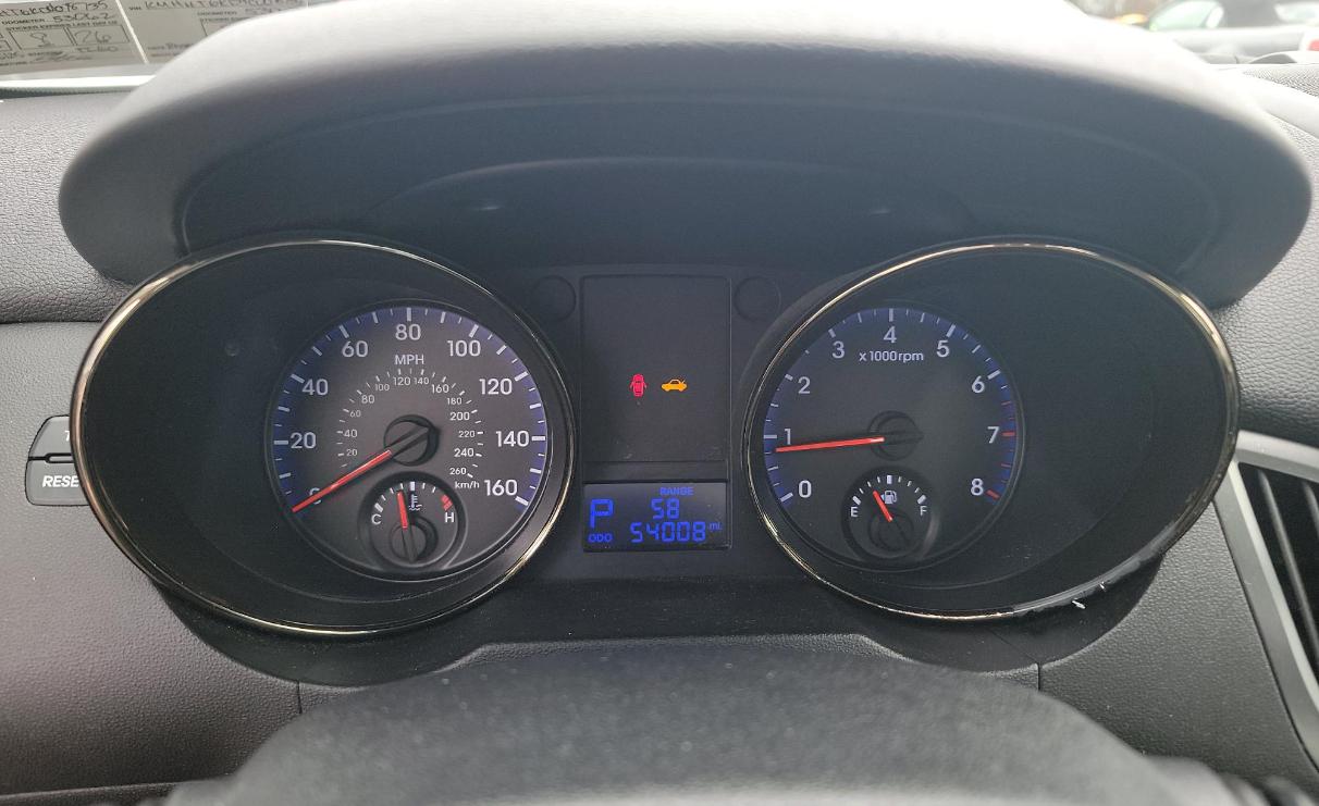 Hyundai Genesis Coupe 2dr I4 2.0T Auto Premium 2012