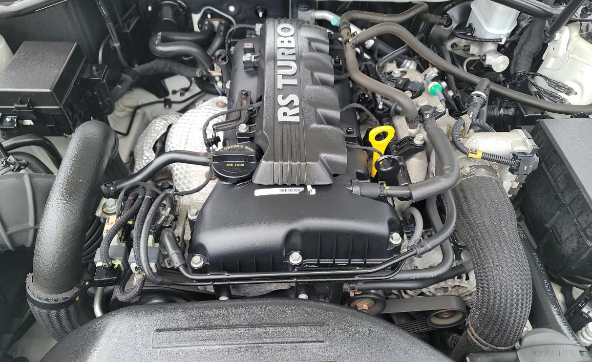 Hyundai Genesis Coupe 2dr I4 2.0T Auto Premium 2012