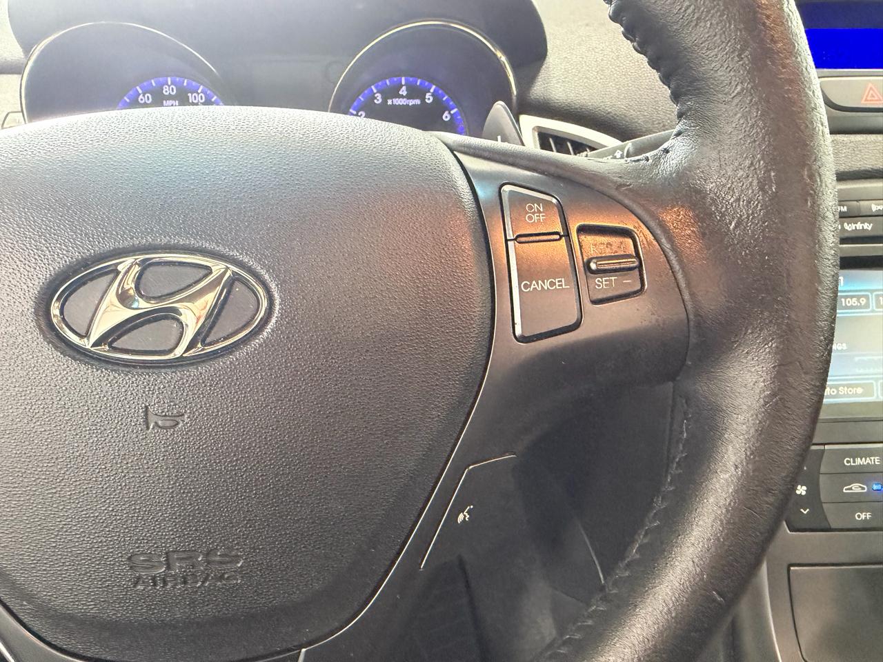 Hyundai Genesis Coupe 2dr I4 2.0T Auto Premium 2012