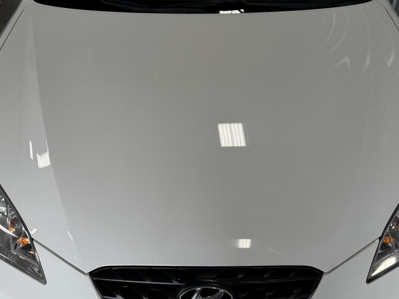 Hyundai Genesis Coupe 2dr I4 2.0T Auto Premium 2012