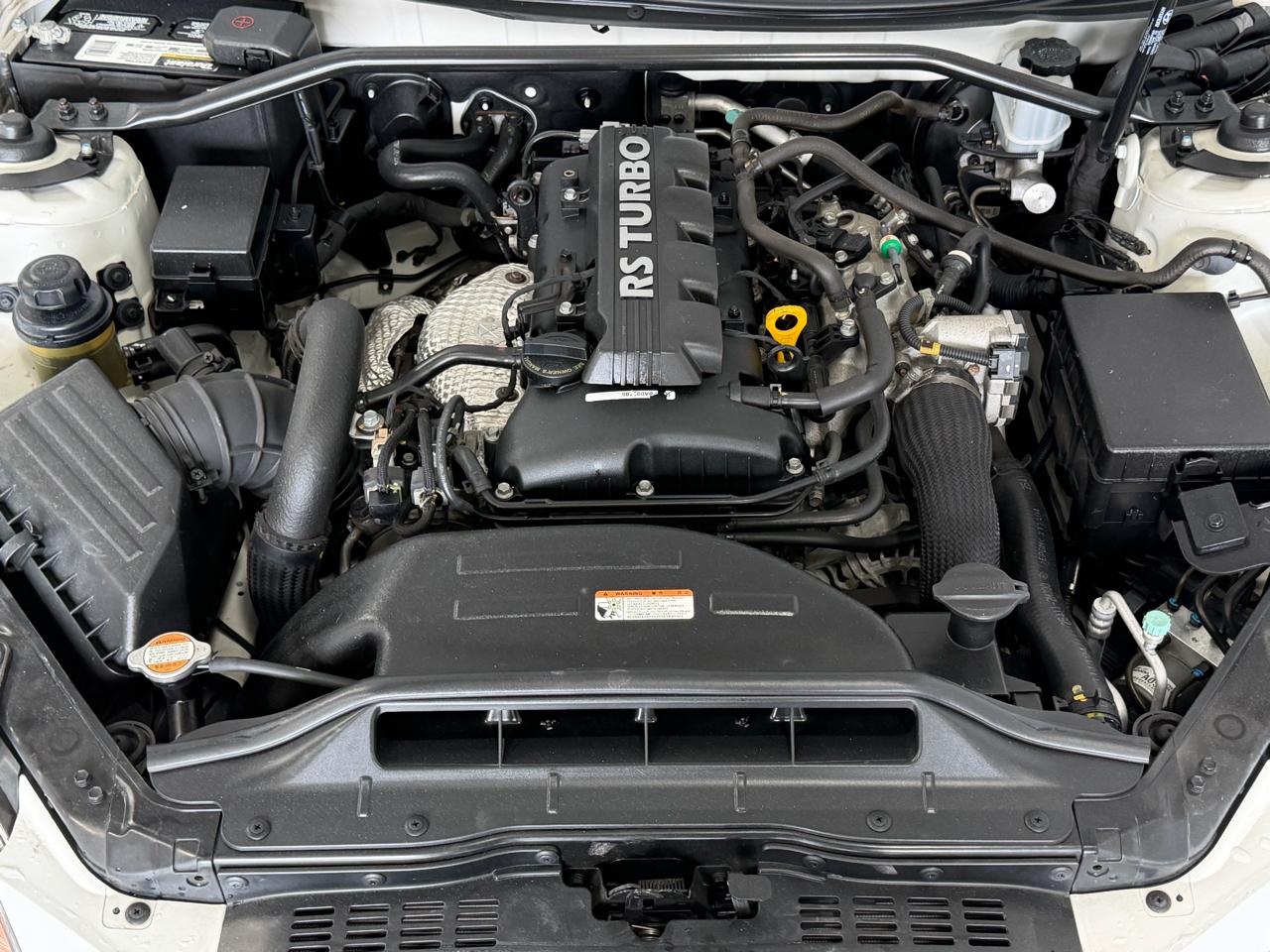 Hyundai Genesis Coupe 2dr I4 2.0T Auto Premium 2012