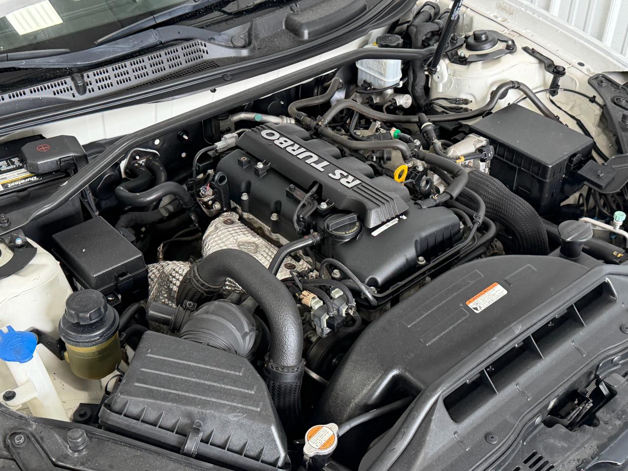 Hyundai Genesis Coupe 2dr I4 2.0T Auto Premium 2012