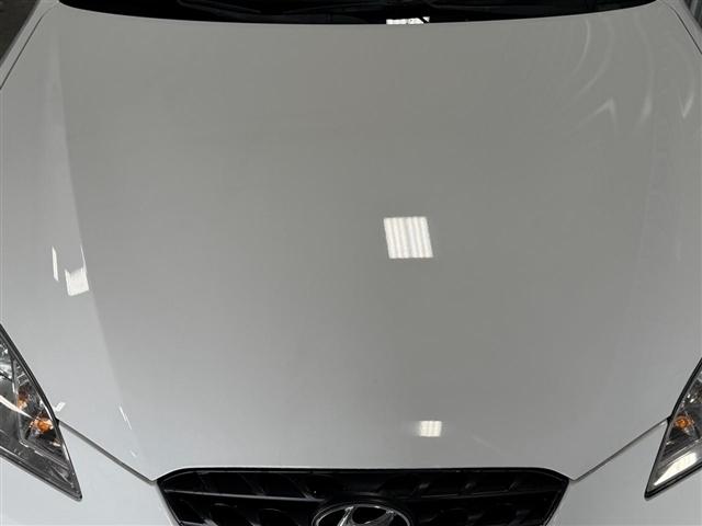 Hyundai Genesis Coupe 2dr I4 2.0T Auto Premium 2012