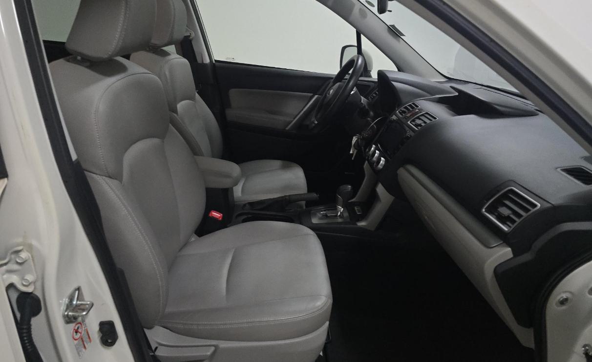 Subaru Forester 4dr CVT 2.5i Limited PZEV 2016