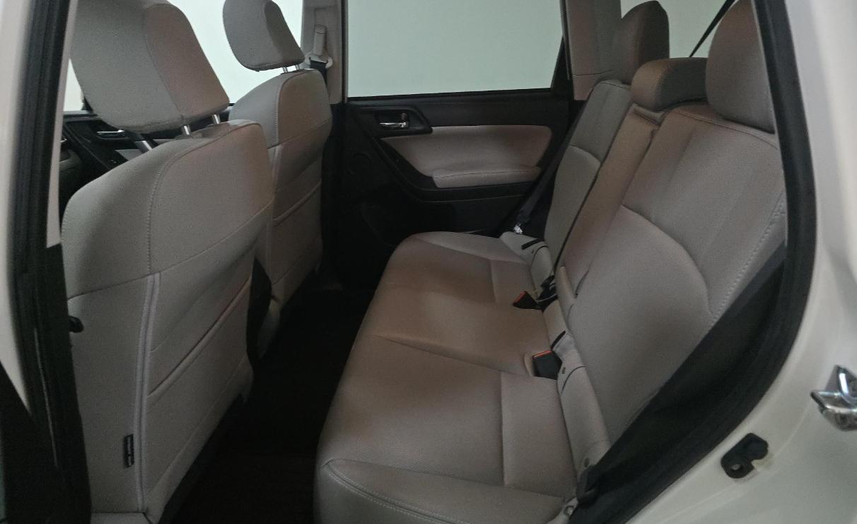 Subaru Forester 4dr CVT 2.5i Limited PZEV 2016