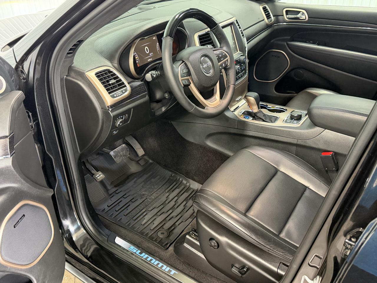 Jeep Grand Cherokee 4WD 4dr Summit 2016