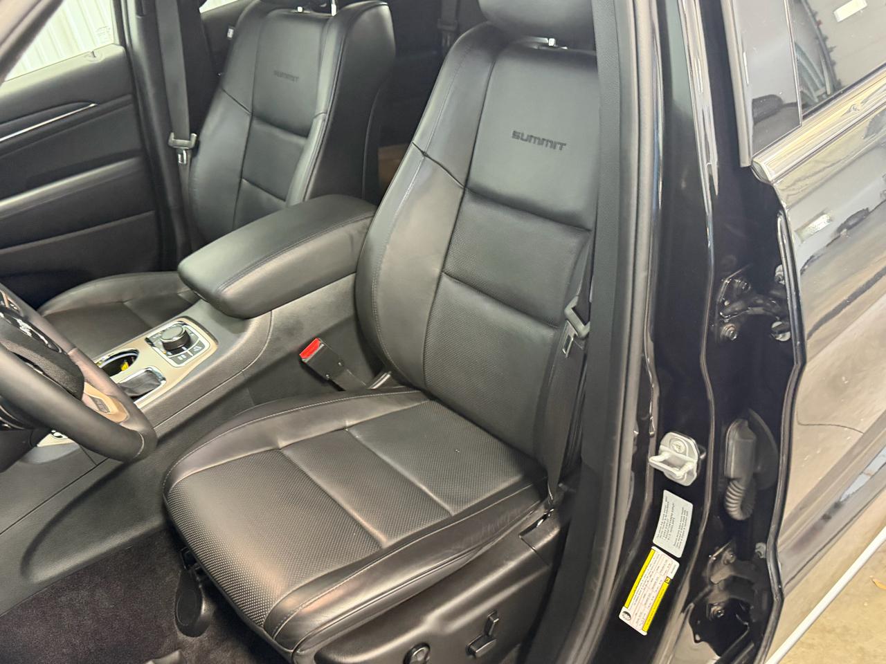 Jeep Grand Cherokee 4WD 4dr Summit 2016