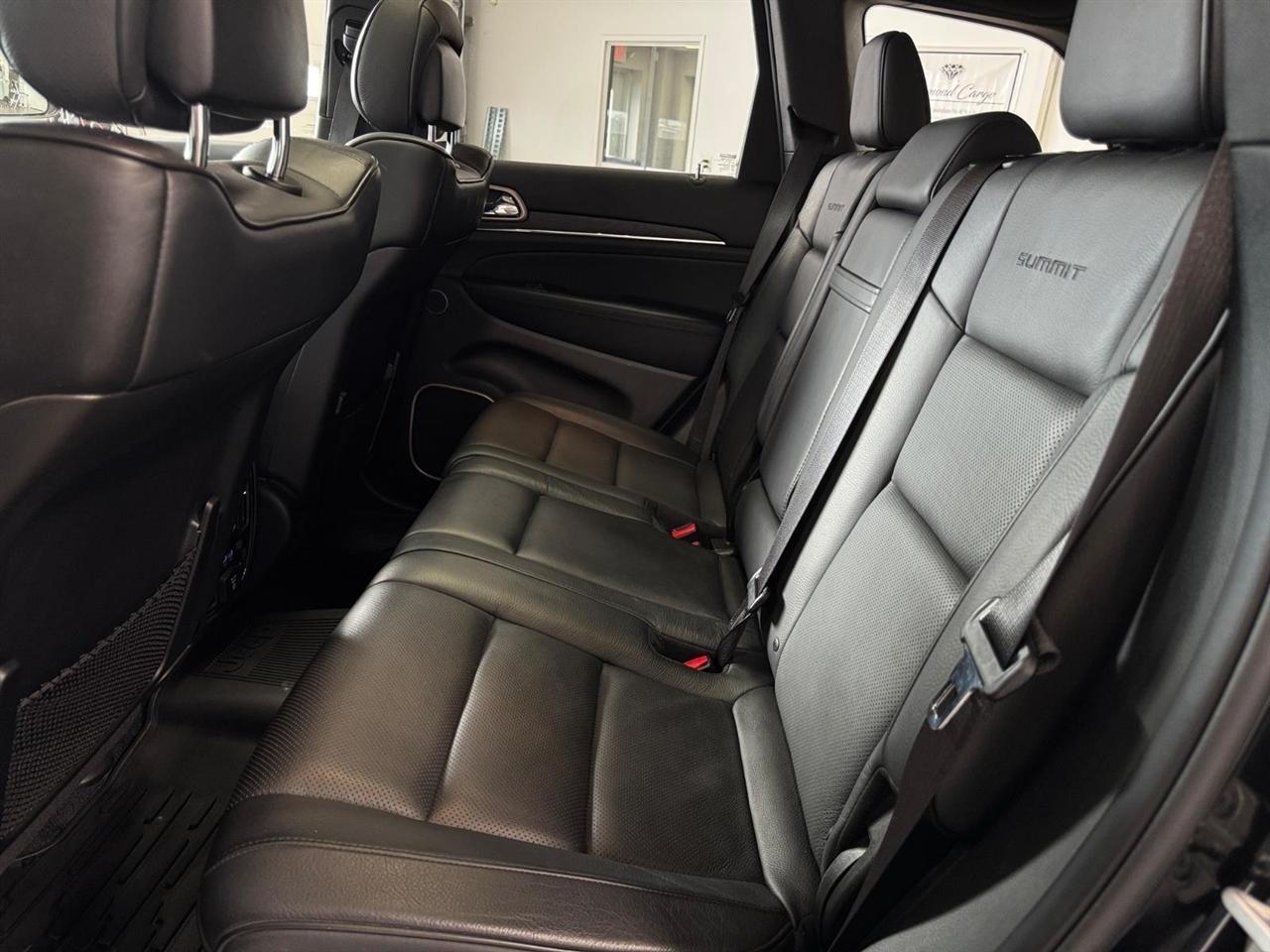 Jeep Grand Cherokee 4WD 4dr Summit 2016