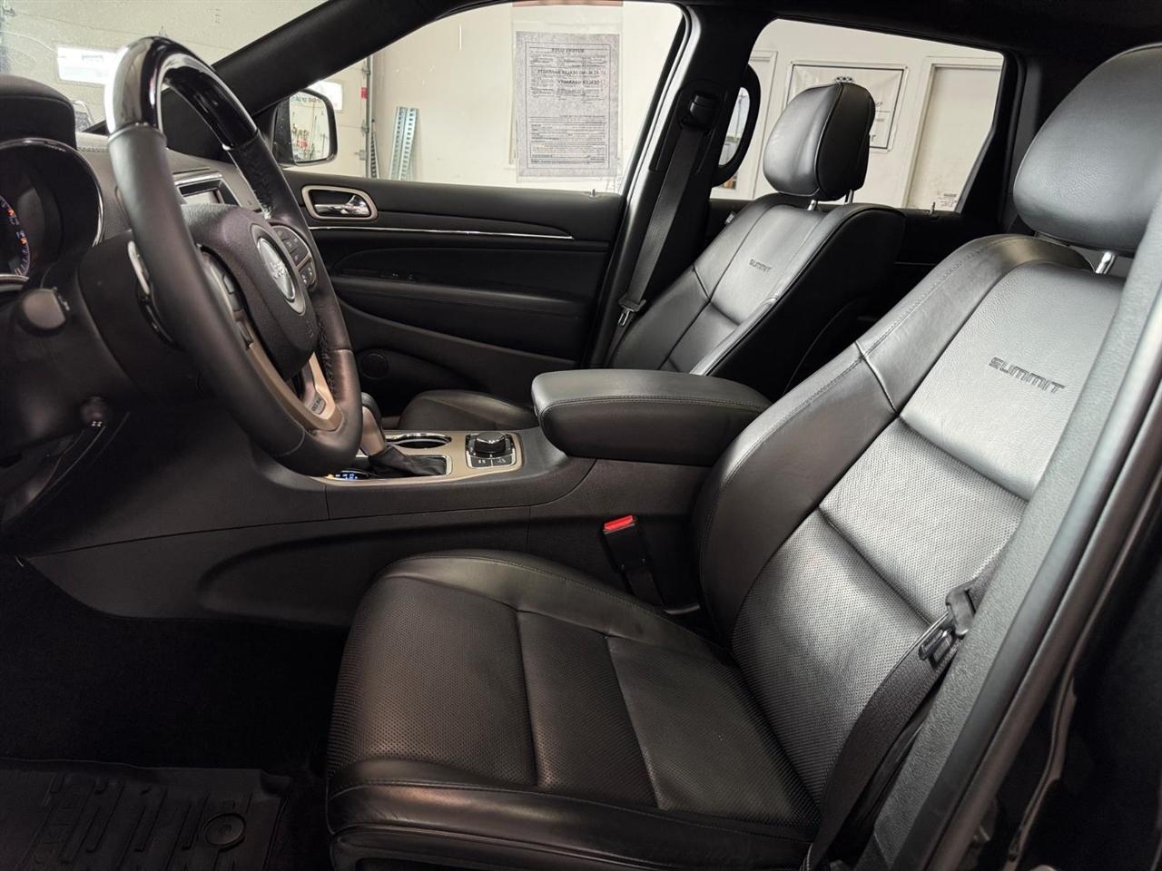 Jeep Grand Cherokee 4WD 4dr Summit 2016