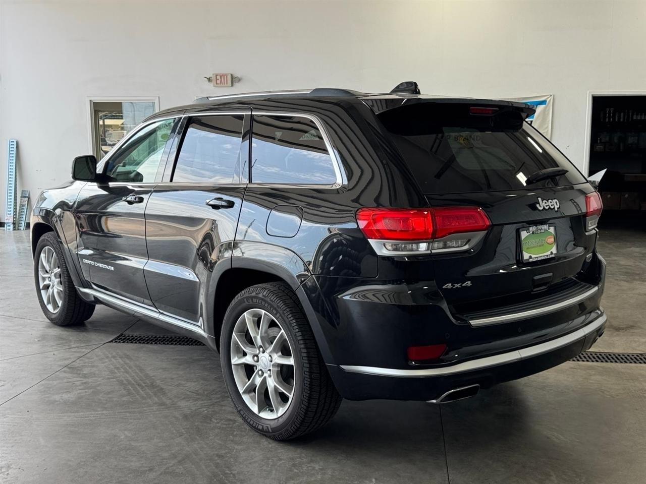 Jeep Grand Cherokee 4WD 4dr Summit 2016