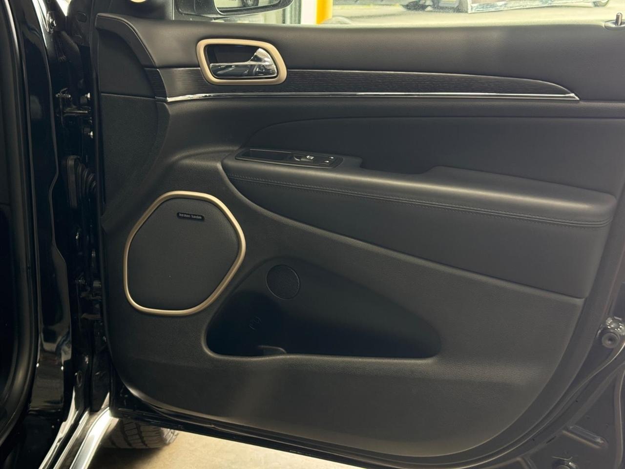Jeep Grand Cherokee 4WD 4dr Summit 2016