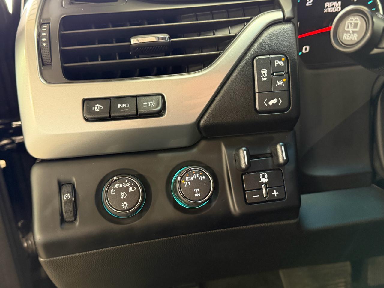 Chevrolet Tahoe 4WD 4dr Premier 2018
