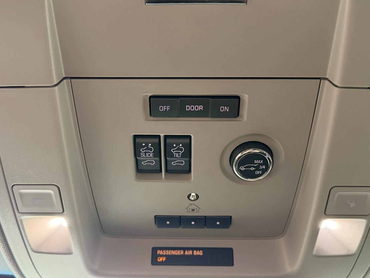 Chevrolet Tahoe 4WD 4dr Premier 2018